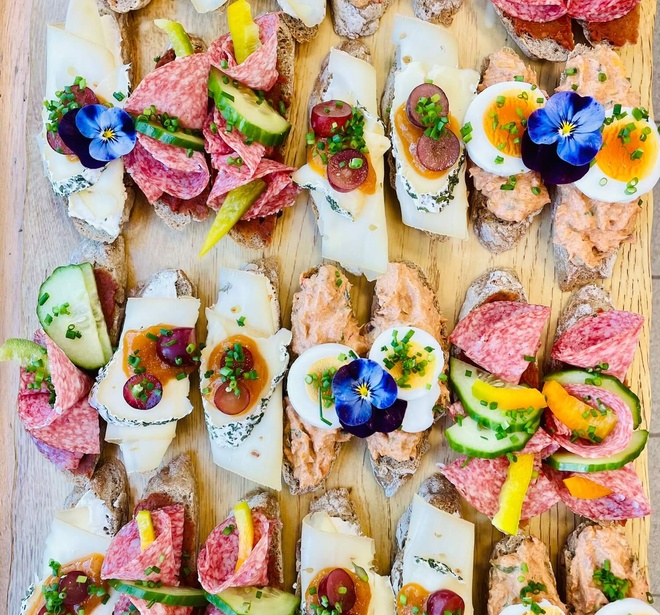 Pikantes Fingerfood - gemischte Brötchen