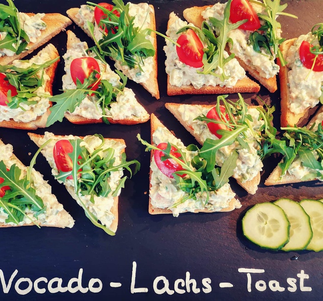 Fingerfood Lachs Toast